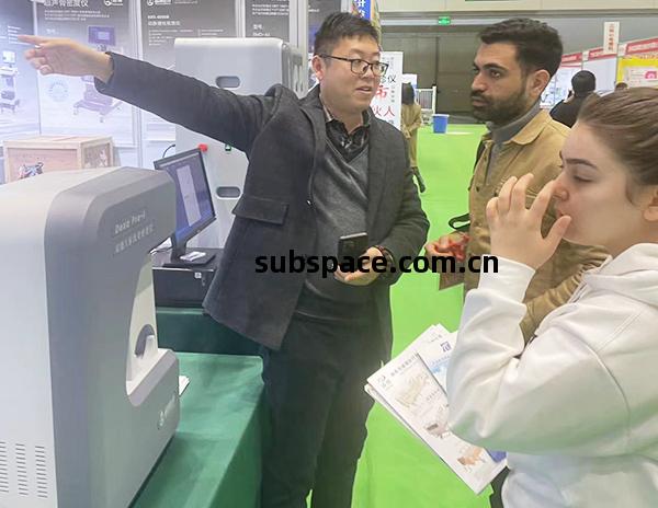 品(pin)源醫療骨密(mi)度儀、骨(gu)齡(ling)儀(yi)、肺(fei)功(gong)能測(ce)試儀等(deng)閃(shan)耀第46屆中(zhong)原醫療器械展